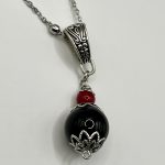 Collana Su Coccu con ossidiana e corallo