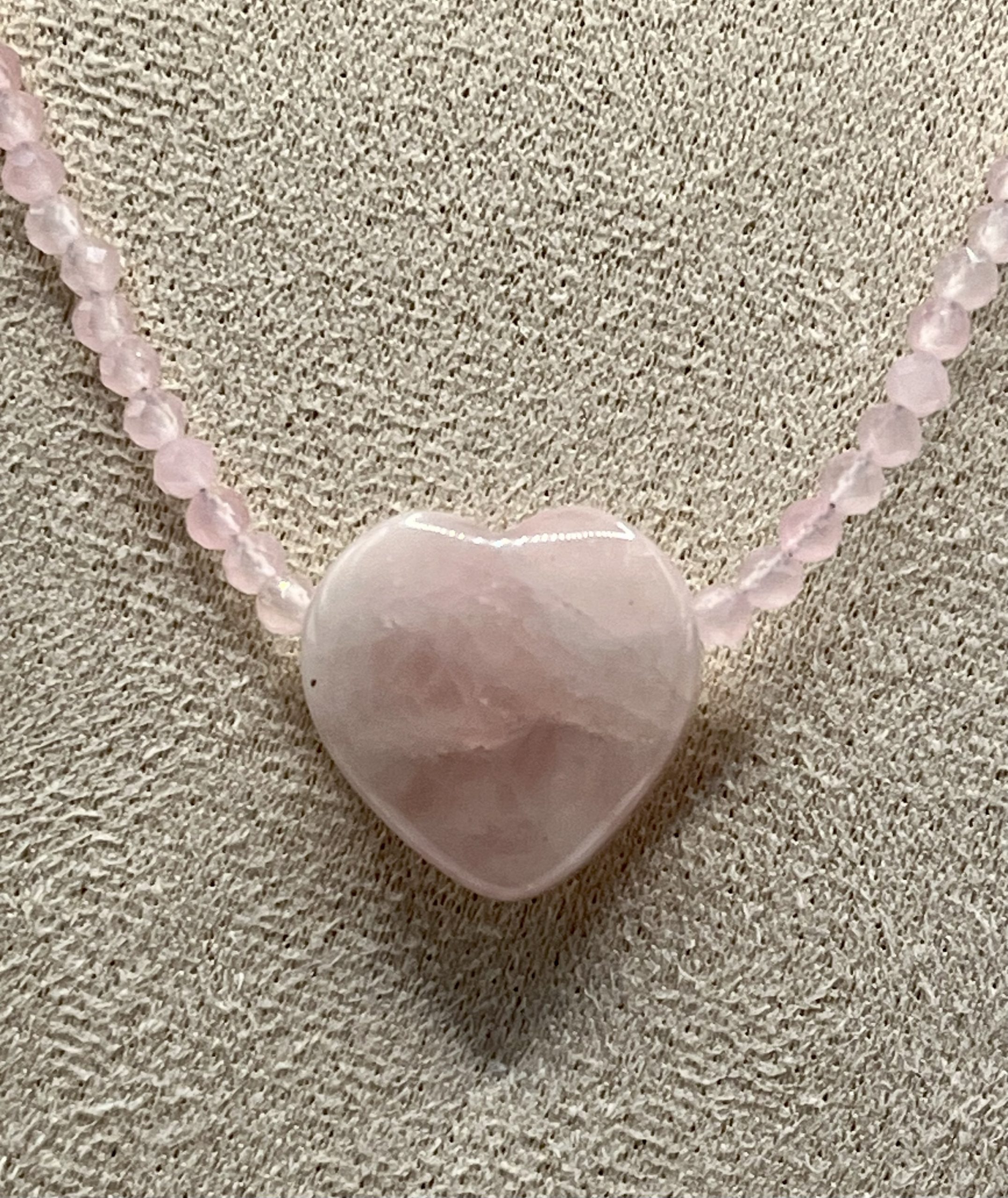 img_0179 Collana quarzo rosa con cuore e quarzo rosa sfaccettato - immagine 1