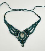 Collana Macramè verde petrolio con quarzo Fumè regolabile