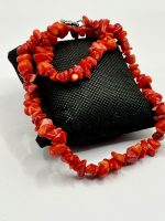 Collana artigianale realizzata a mano con autentici scarti di corallo rosso. - immagine 2