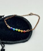 Bracciale in rame con cristalli colorati,ispirati ai sette chakra. - immagine 2