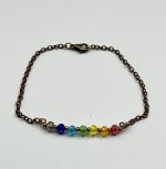 Bracciale in rame con cristalli colorati,ispirati ai sette chakra. - immagine 3