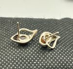 Orecchini in argento 925 con ambra naturale, chiusura a lobo. - immagine 2