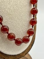 Collana elegante realizzata con pietre naturali di corniola da 8 mm - immagine 2