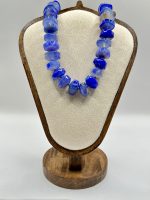 Collana realizzata con splendide pietre di agata viola