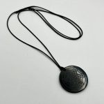 Amuleto in Shungite Naturale con Cubo di Metatron e Cordino Regolabile – - immagine 3