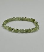 Bracciale in Prehnite Naturale da 6 mm – pietra di calma e armonia - immagine 3