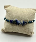 Bracciale in Macramè Regolabile con Lapislazzuli Naturali – gioiello artigianale e spirituale