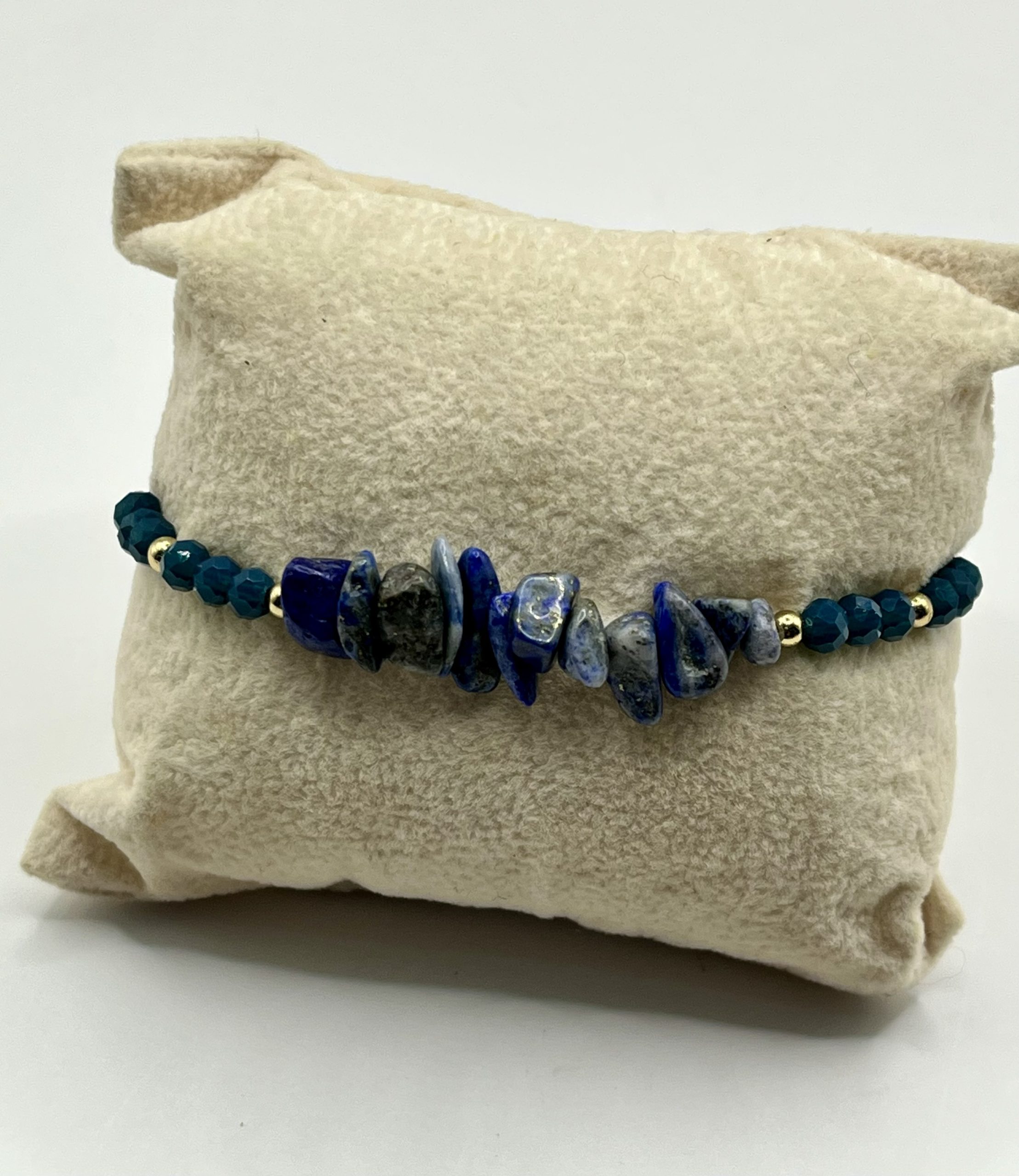 img_0367 Bracciale in Macramè Regolabile con Lapislazzuli Naturali – gioiello artigianale e spirituale - immagine 1