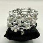 Braccialetto in Howlite Bianca Naturale con Filo Armonico – Pietra di Calma ed Equilibrio