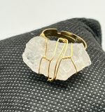💍 Anello regolabile in acciaio dorato con pietra grezza di Quarzo Ialino 💎✨