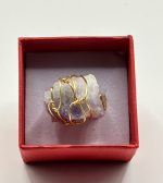 💍 Anello regolabile in acciaio dorato con pietra grezza di Ametista 💜✨