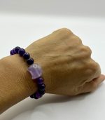 Braccialetto elastico con pietre di Ametista 8 mm e ciondolo gatto centrale 💜😺 - immagine 2