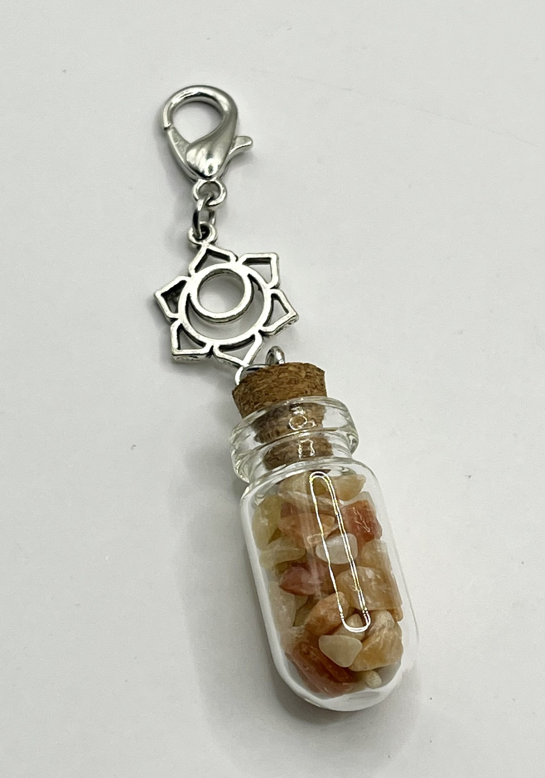 img_0605 Portachiavi con Bottiglietta del Desiderio e Pietra del Sole 🌞🔑✨ - immagine 1