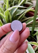 ✨📱 Placca di Shungite Adesiva – 2 cm 💻✨ - immagine 3