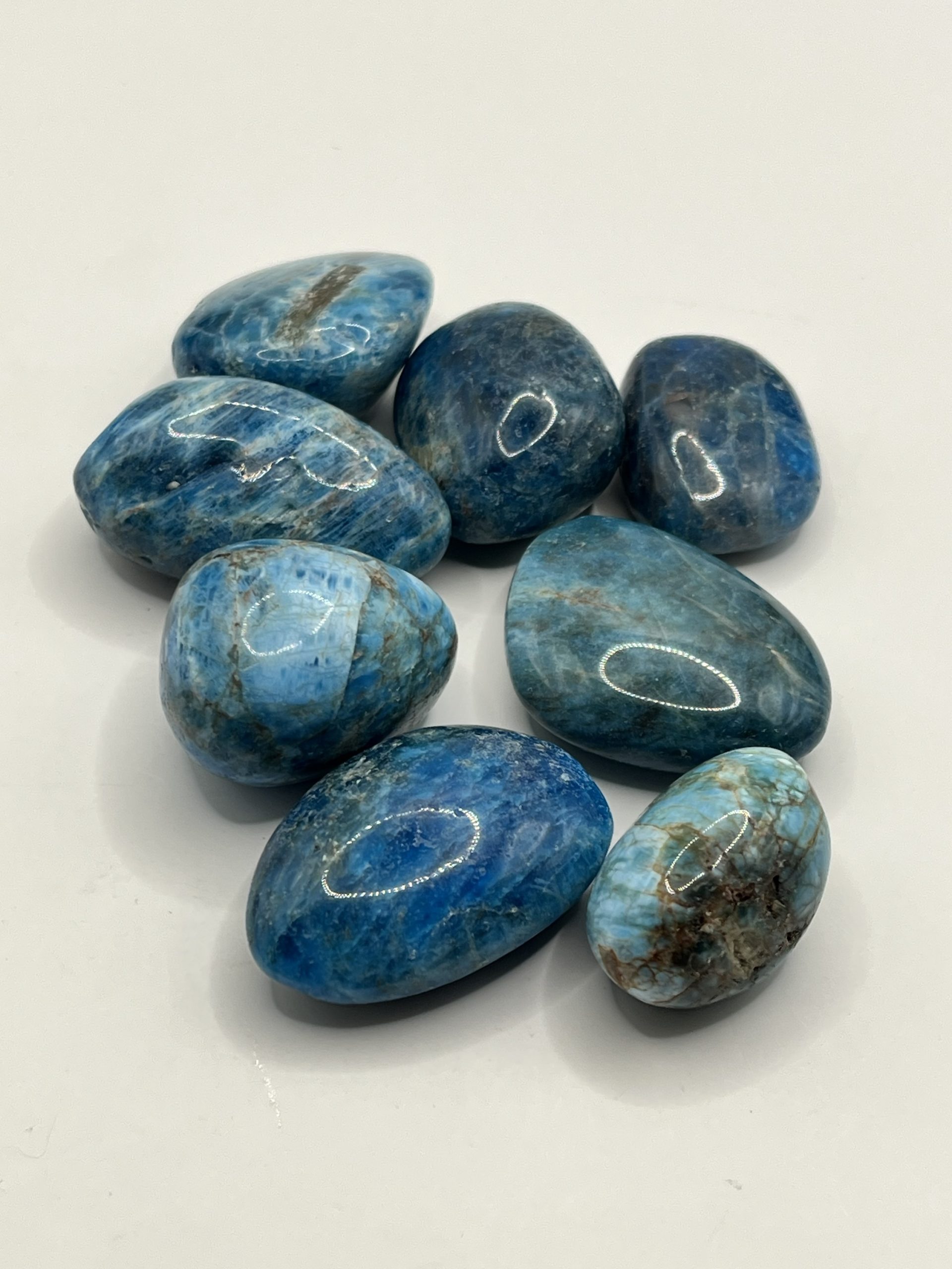 img_0695-2 Apatite – Pietra della chiarezza e della comunicazione 🔵✨
3,50 il pezzo - immagine 1