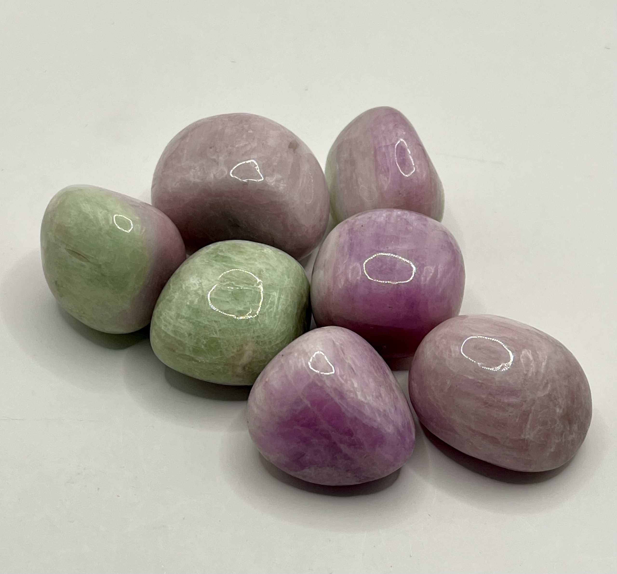 img_0696 Kunzite – La pietra dell’amore e della serenità 💗🌸 10 euro il pezzo - immagine 1