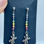 Orecchini con cristalli 7 Chakra 🌈 e ciondolo Gecko 🦎 – Gioielli portafortuna