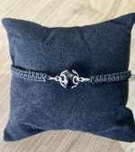 Bracciale macramè nero con Su Coccu e Ossidiana nera – Amuleto di protezione - immagine 2