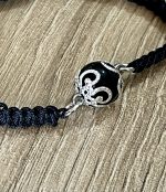 Bracciale macramè nero con Su Coccu e Ossidiana nera – Amuleto di protezione - immagine 3