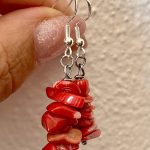 Orecchini con frammenti di Corallo Rosso – Eleganza naturale