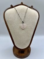 Collana in acciaio chirurgico con ciondolo a cuore in Quarzo Rosa 💗