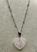 Collana in acciaio chirurgico con ciondolo a cuore in Quarzo Rosa 💗 - immagine 2