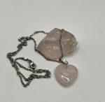 Collana in acciaio chirurgico con ciondolo a cuore in Quarzo Rosa 💗 - immagine 3