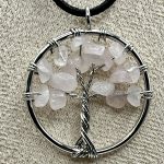 Collana con Ciondolo Albero della Vita in Quarzo Rosa – Amore e Armonia 🌸