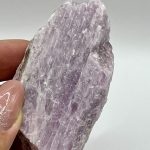 Kunzite Grezza 125 g – Pietra Rara e Pregiata dell’Amore e della Luce 💗