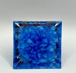 Piramide in Resina con Apatite, Quarzo Ialino e Rame – 5x5 cm - immagine 3