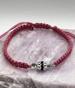 Braccialetto in Macramè Rosa con Su Coccu e Ossidiana – Protezione e Dolcezza💕