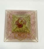 Piramide in Resina con Quarzo Rosa e Rame – Energia d’Amore e Armonia del Cuore (7,5 cm) - immagine 3