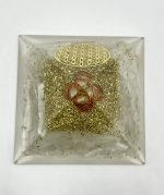 Piramide in Resina con Selenite, Fiore della Vita e Rame – Purificazione ed Energia Divina (7,5 cm)
🤍 - immagine 3