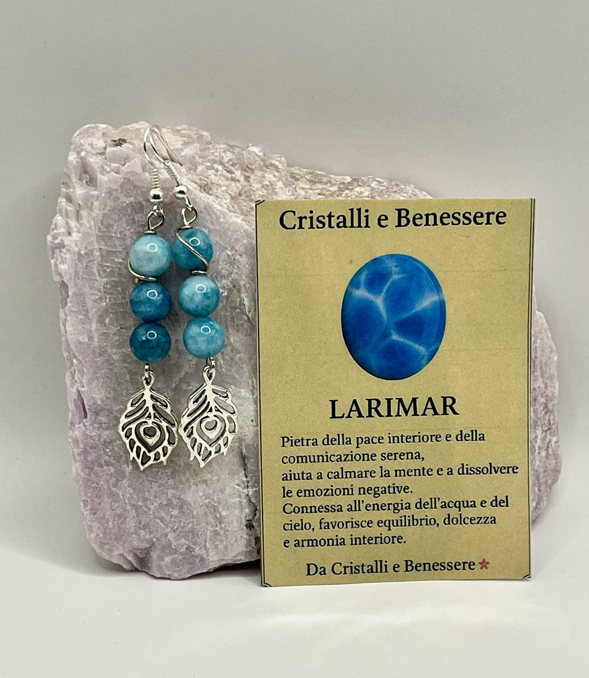 img_1189 Orecchini con Pietre Naturali di Larimar e Ciondolo Piuma – Armonia, Calma e Bellezza Interiore - immagine 1