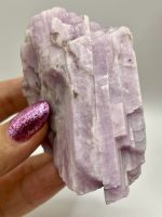 💕 “Kunzite Grezza da 370 g – Energia del Cuore e Dolcezza dell’Anima”
