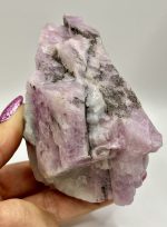 💕 “Kunzite Grezza da 370 g – Energia del Cuore e Dolcezza dell’Anima” - immagine 3