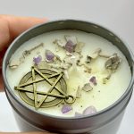 🔮 Candela Protettiva con Ametista, Salvia Bianca e Cera d’Api Naturale