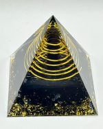 Piramide Energetica in Resina con Shungite e Punta di Ametista – Fatto a Mano con Pagliuzze Dorate e Orgone Dorato