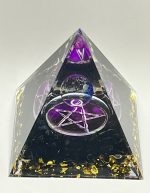 Piramide in Resina con Ossidiana – Energia di Protezione e Radicamento