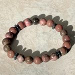 Bracciale in Rodonite ed Ematite – Forza, Protezione e Guarigione del Cuore