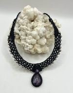 Collana in Macramè Nero con Ametista e Agata Viola – Protezione, Intuizione e Armonia Spirituale