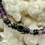 💜 Bracciale Elastico con Ametista e Matite – Armonia e Saggezza