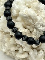 Bracciale Elastico Uomo in Pietra Lavica – Energia, Forza e Protezione Naturale🖤🖤🖤