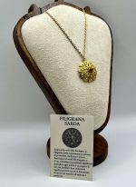 Collana con Ciondolo in Filigrana Sarda Dorata e Corallo Rosso – Eleganza e Tradizione Sarda - immagine 2