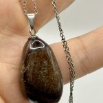 Collana con Ciondolo di Bronzite – Calma, Protezione e Forza Interiore